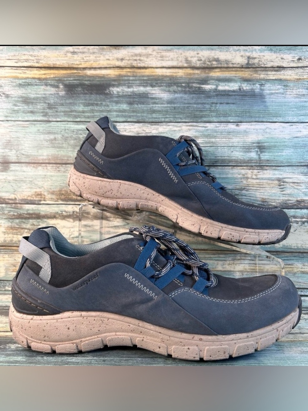 Clarks Wave Range Walking Sneakers Womens 9.5M Waterproof Blue Leather Shoes